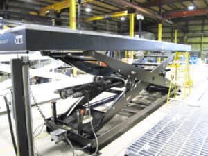 Personnel-Lift-for-auto-manufacturing-4